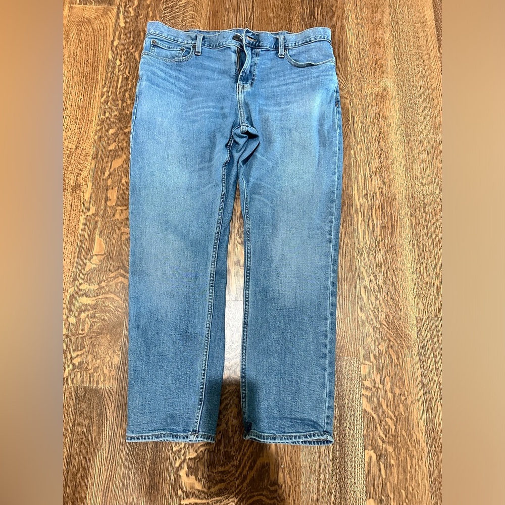 Men’s 40 x 32 Old Navy built-in tough built in flex jeans